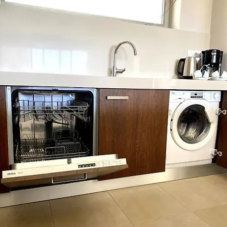 New Stunning Ocean Aprt In 